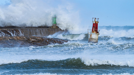 Image for Can ports be future-proofed to prevent harbour hazards? (6326)