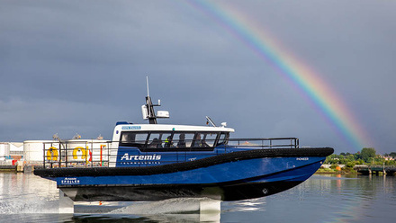 Workboat-foiling-in-Belfast-Harbour-scaled.jpg 2